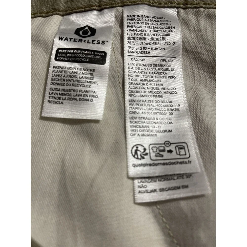 Levi’s Men’s Cargo Shorts Size 40 NWOT